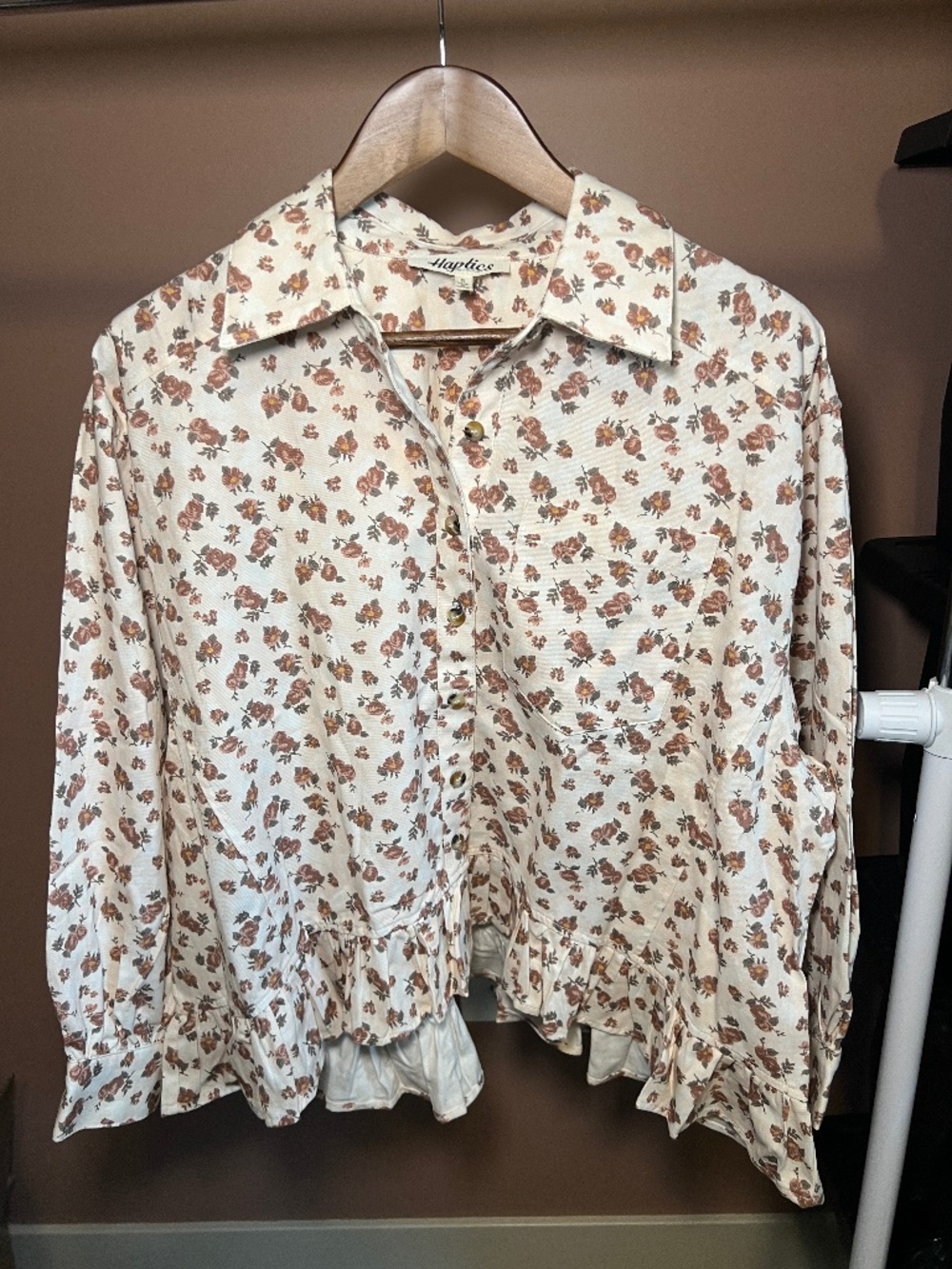 Haptics ruffle hem floral button up shirt
